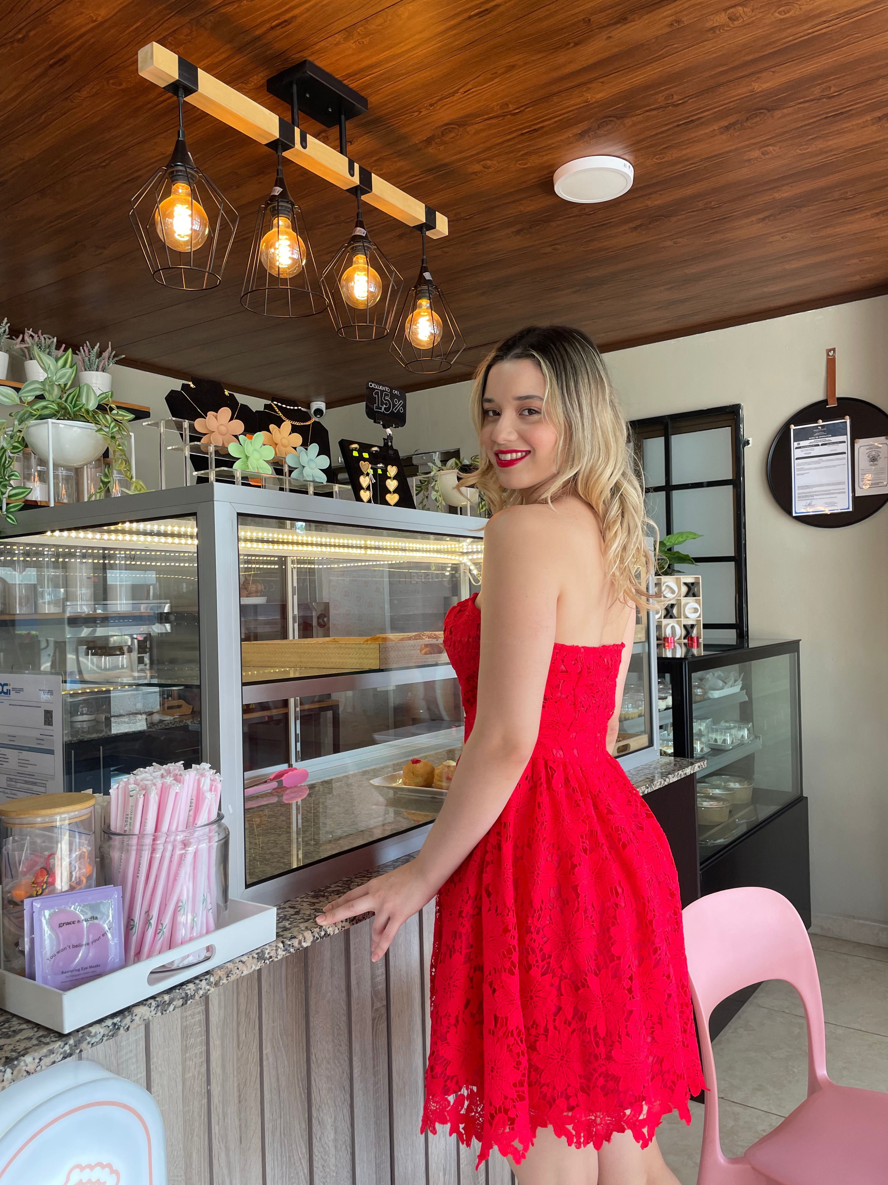 Vestido de encaje rojo